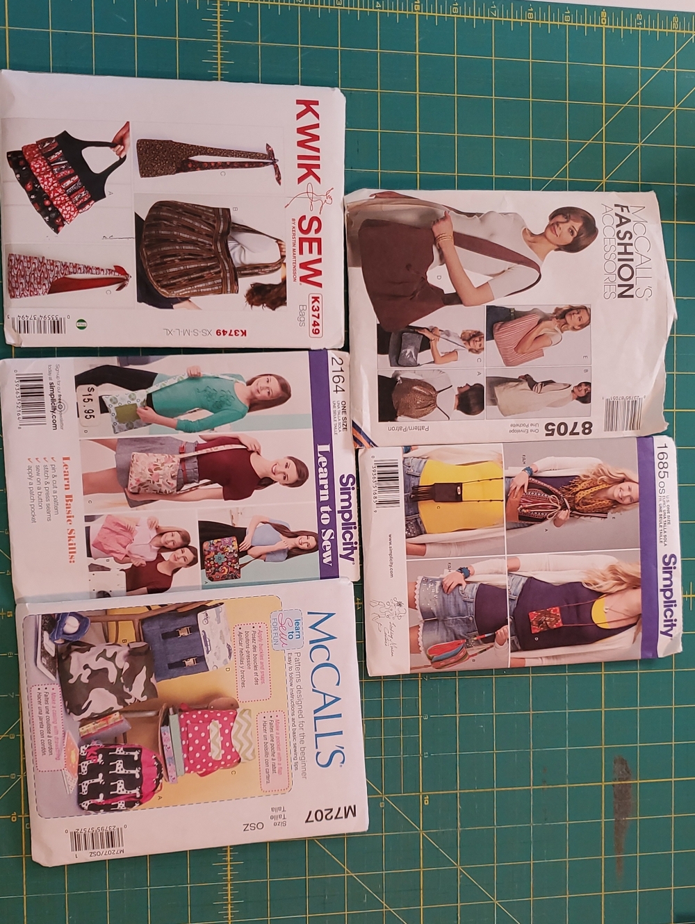 Assorted Sewing Pattern Pack for Makin Bags, Purses And Backpacks